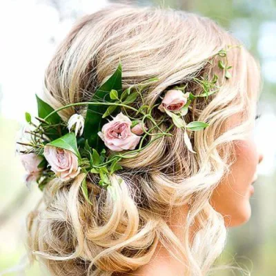 50 Stunning Bridesmaid Hairstyles Chic in 2022