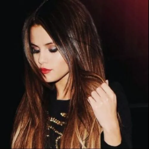 selena gomez brown hair with blonde highlights