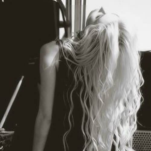 taylor momsen long curly hairstyles