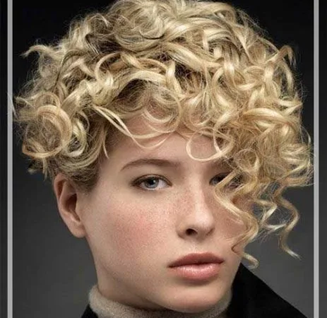 curly pixie cut featured image