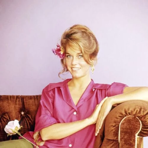 loose bun jane fonda hairstyles