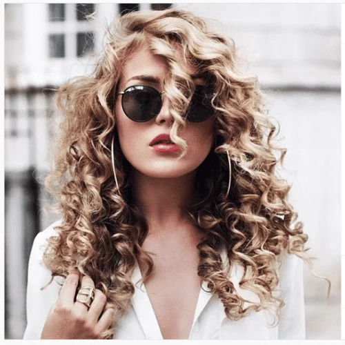 Delicate Hairstyles for Curly Hair
