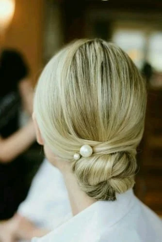 bun hairstyle for wedding