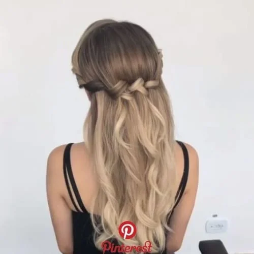 Twisted strand Thanksgiving hairstyle with curls - romantic and pretty holiday hair option