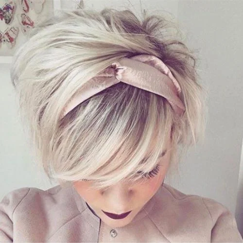 Easy Thanksgiving hairstyle for short hair with festive accessories