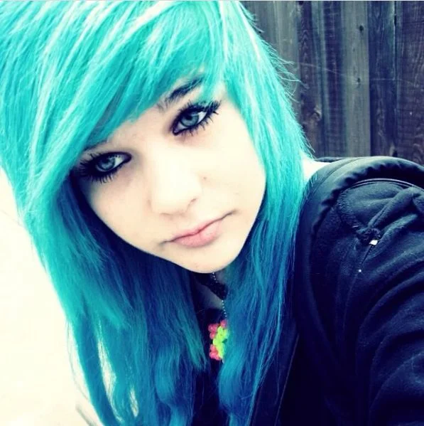 blue hair emo hairstyles for girls 