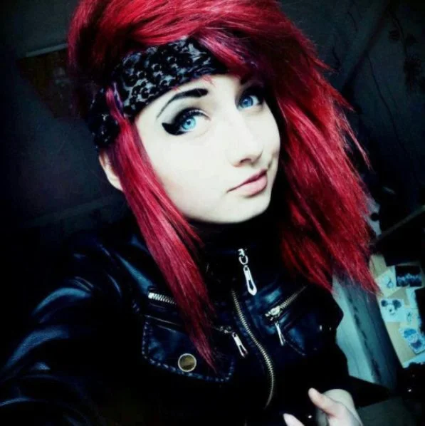 Red Emo Hair for Girls