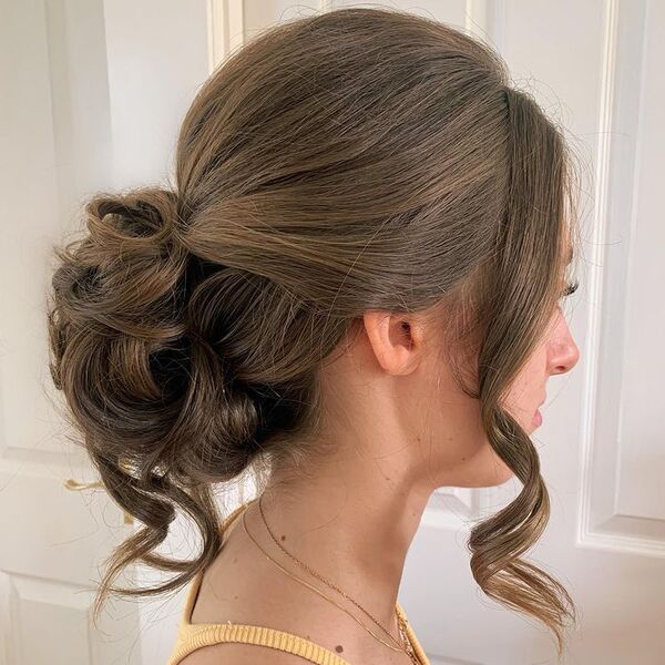 50 Gorgeous Graduation Hairstyles For Women In 2023 MNH